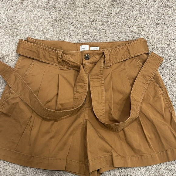 Woman’s skirt - Picture 2 of 3